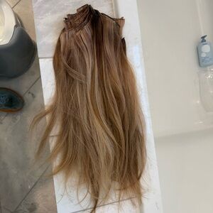 10 wefts of covet mane 22 inch- Light Brown Blonde Blend